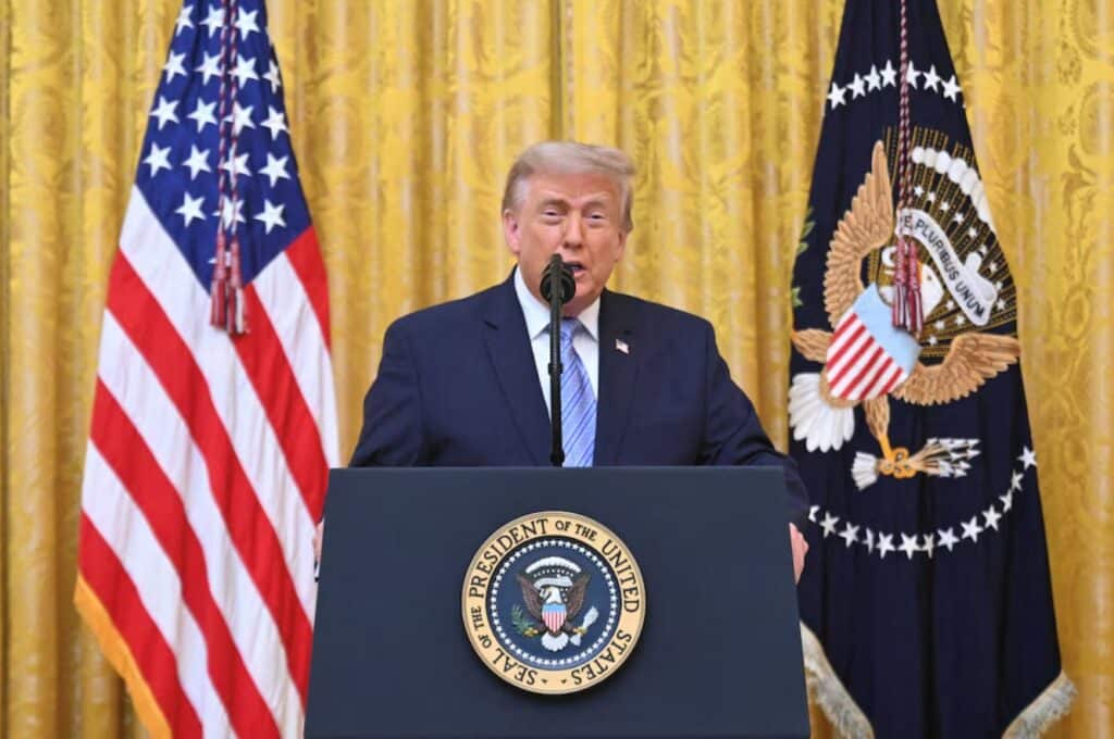 Трамп вновь заявил о вмешательстве Китая в выборы США вопреки выводам разведки