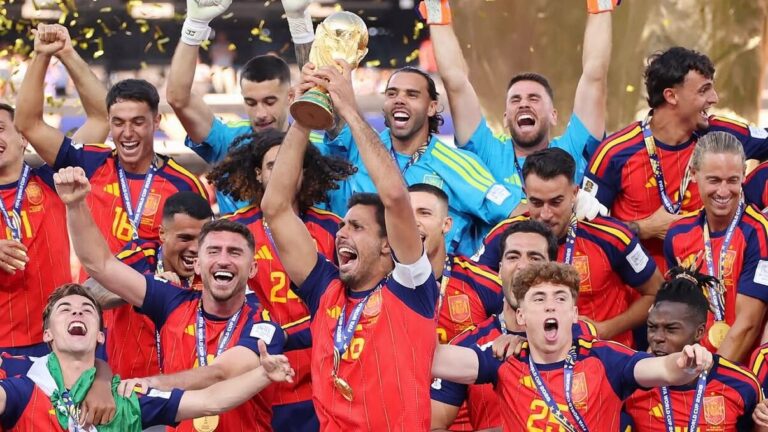 120 минутқа созылған ойында Испания Аргентинаны жеңіп, Әлем чемпиондары атанды
