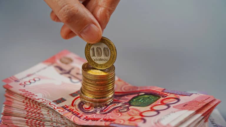 Банки больше не хотят давать казахстанцам 20% по депозитам
