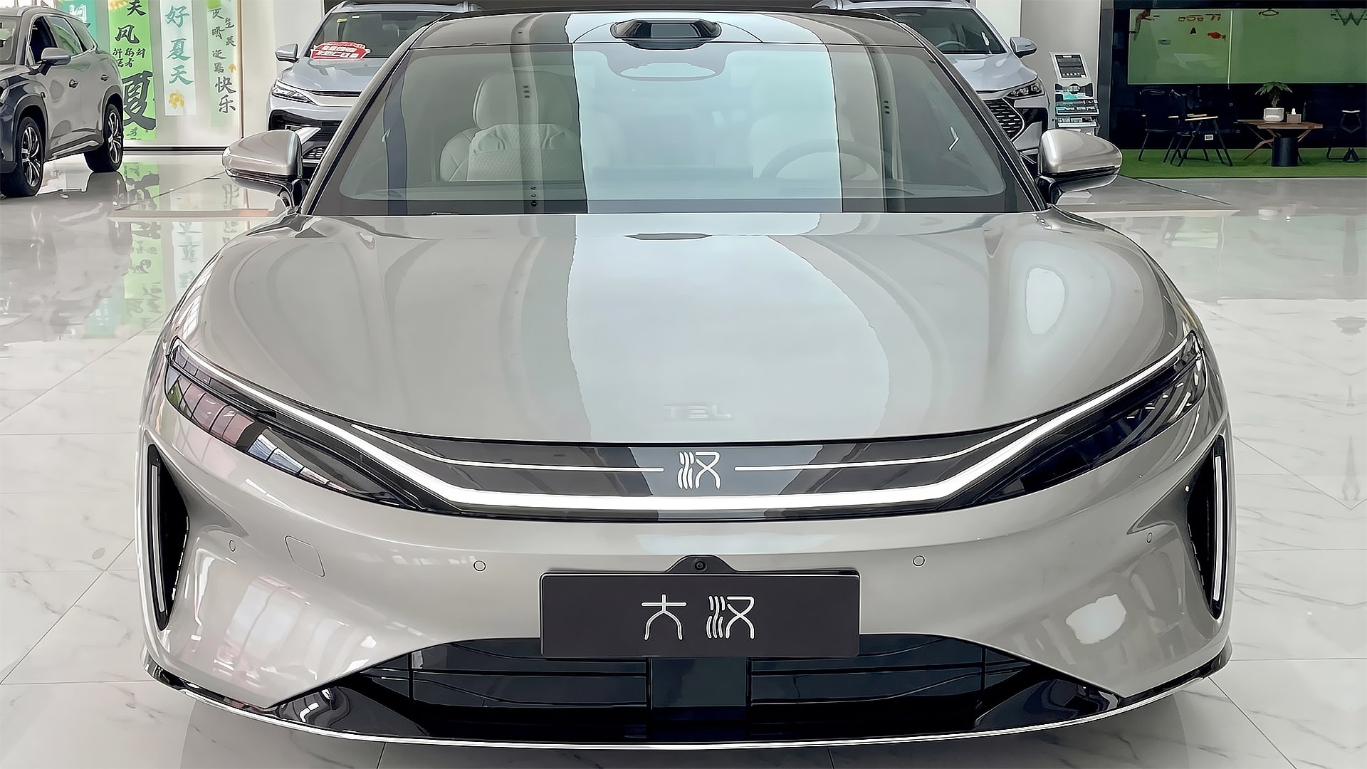 Электроседан BYD Da Han EV / Фото: Pinche Xinbaimei