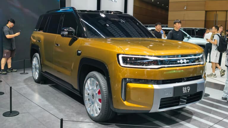BYD показал новый Fang Cheng Bao Ti 9 с запасом хода 2300 км