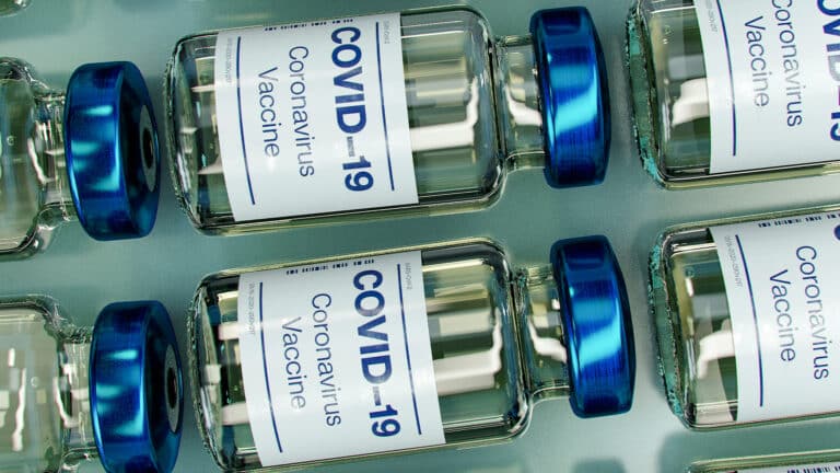 В Казахстане утвердили меры профилактики гриппа и COVID-19 на новый сезон