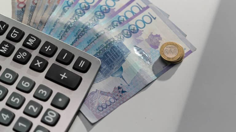 Как считать зарплату при сменном графике рассказали в Минтруда
