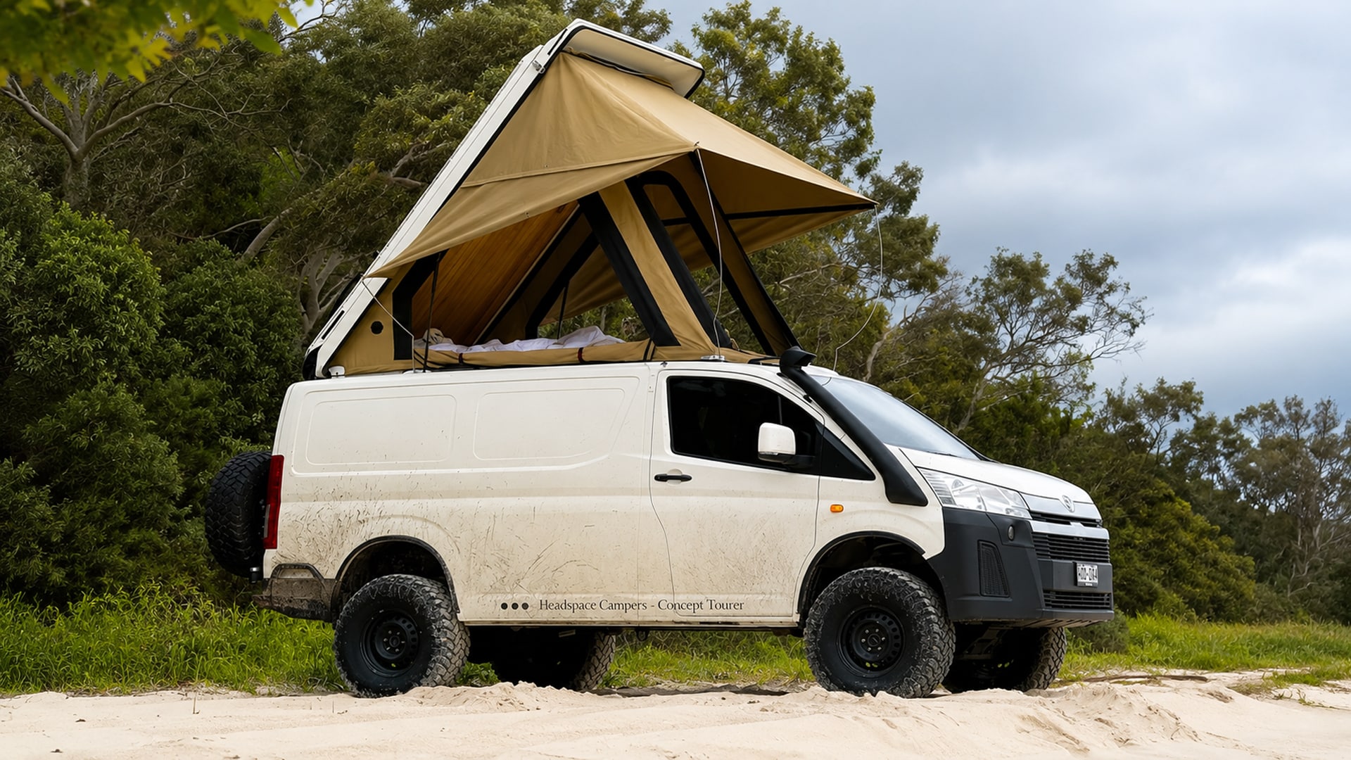 Доработанный Toyota HiAce / Фото: Headspace Campers