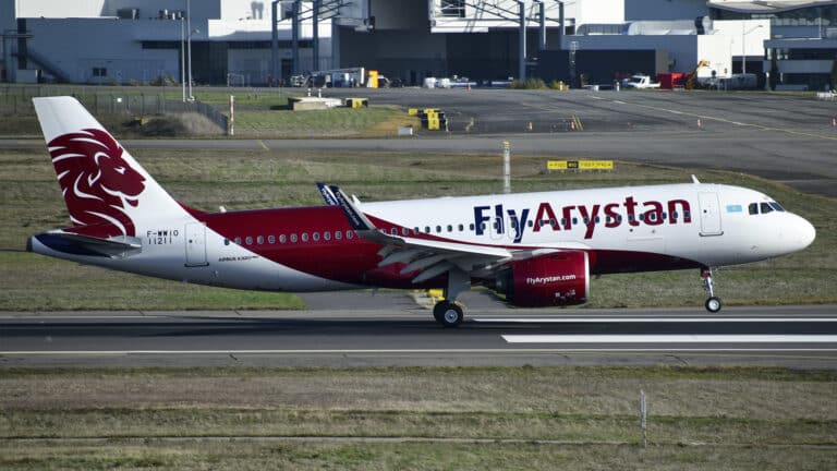 FlyArystan платила британскому менеджеру по 21,5 млн теңге в месяц