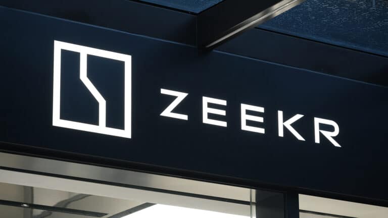 Zeekr 7X көлігі зарядтау стансасында өртенді - компания мәлімдеме жасады