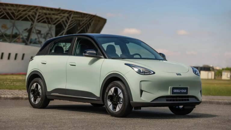 Geely E2 вышел в Европе и оказался дороже, чем в Казахстане
