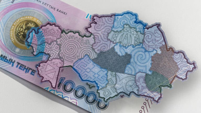 Как казахстанцы могут заработать миллионы на депозитах, рассказал финансист