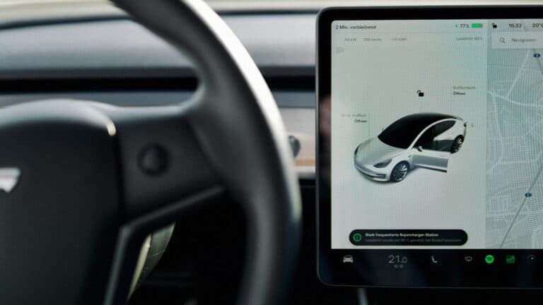 Беспилотные авто в Казахстане будут страховать на 60 млн теңге