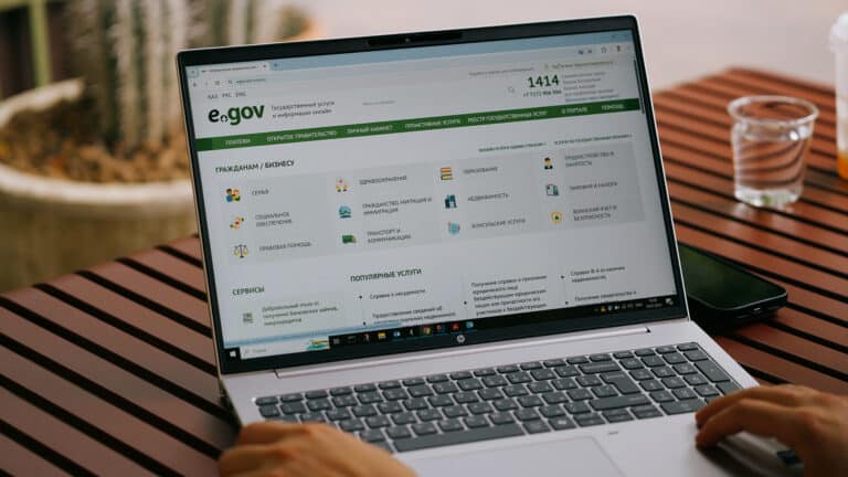 Казахстанец смог зайти в чужой аккаунт eGov и показал это в соцсетях