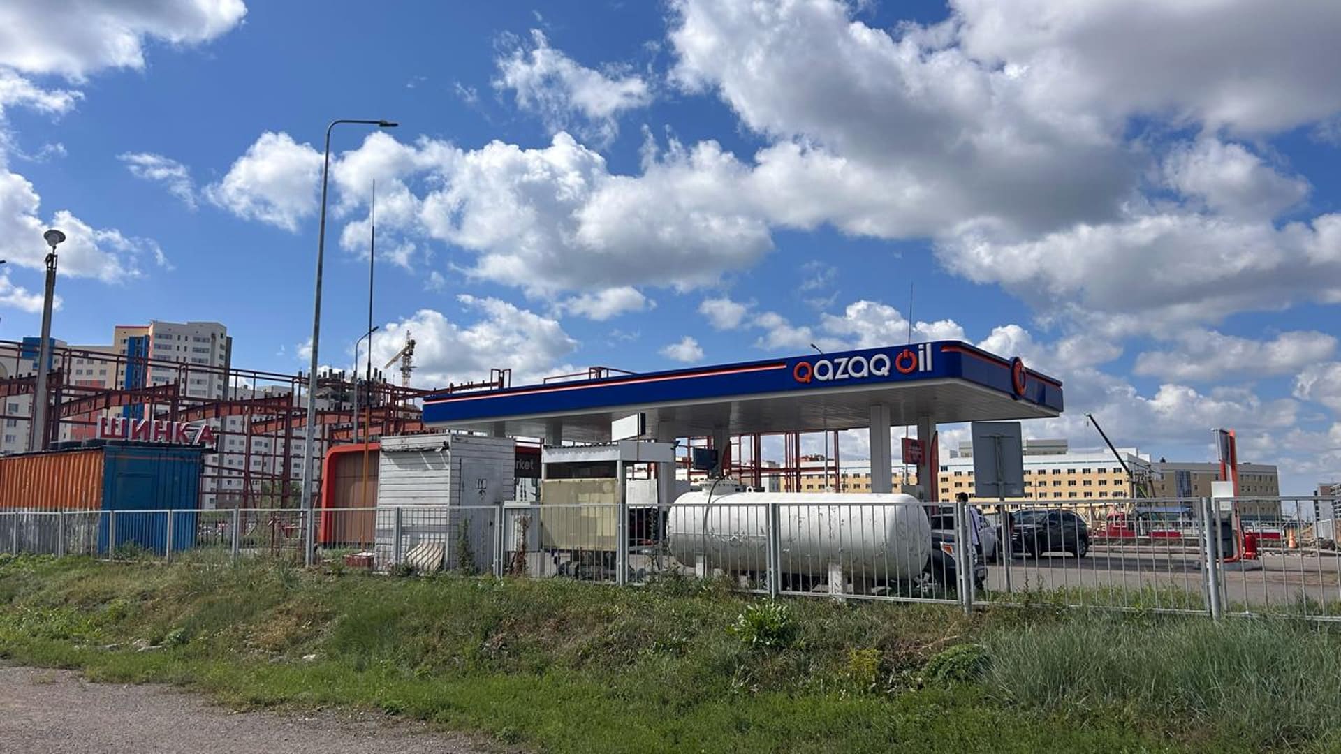 АЗС Qazaq Oil в Астане / Фото: Санат Урналиев