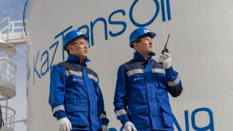 Топ-менеджеры «КазТрансОйла» заработали 405 млн теңге за год
