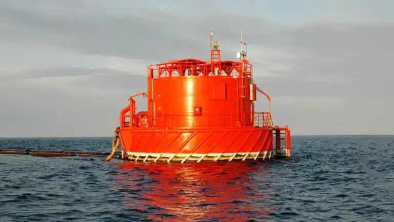 КТК продолжает принимать нефть после временной остановки нефтепровода