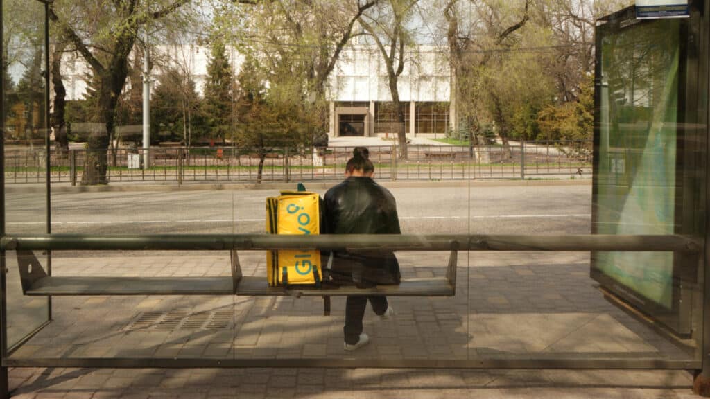 Женщины-курьеры смогут получить адресную социальную помощь в Казахстане