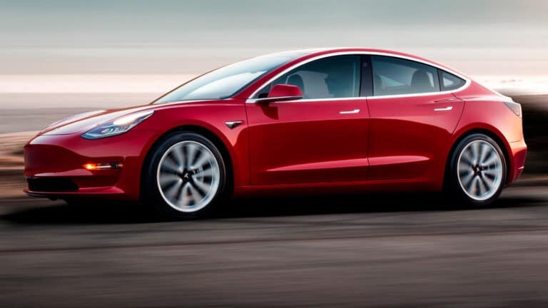 Почти 1,2 млн Tesla проверят из-за риска поломки подвески