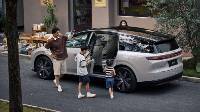 Li Auto выпустил более дешевый i8 и пытается оживить продажи