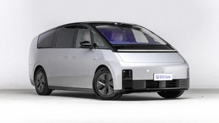 Li Auto превратила минивэн Mega в «гостиную на колесах»