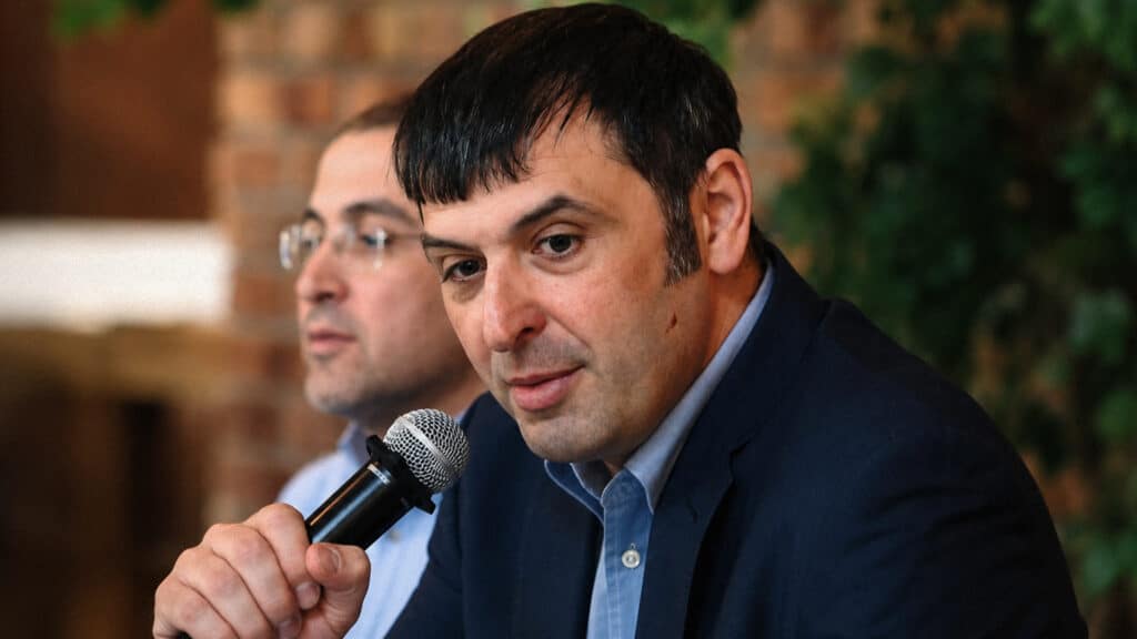Экс-глава Kcell получил в «Экотон+» почти 400 млн теңге / пресс-служба Kcell, бильд-редактор: Адэлина Мамедова