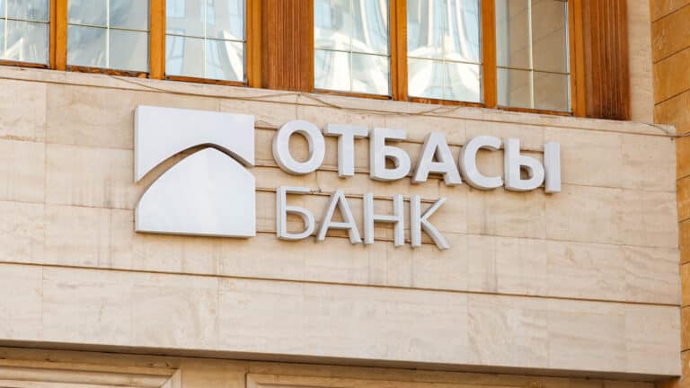 Родители в Казахстане массово оформляют ипотеку перед началом учебного года