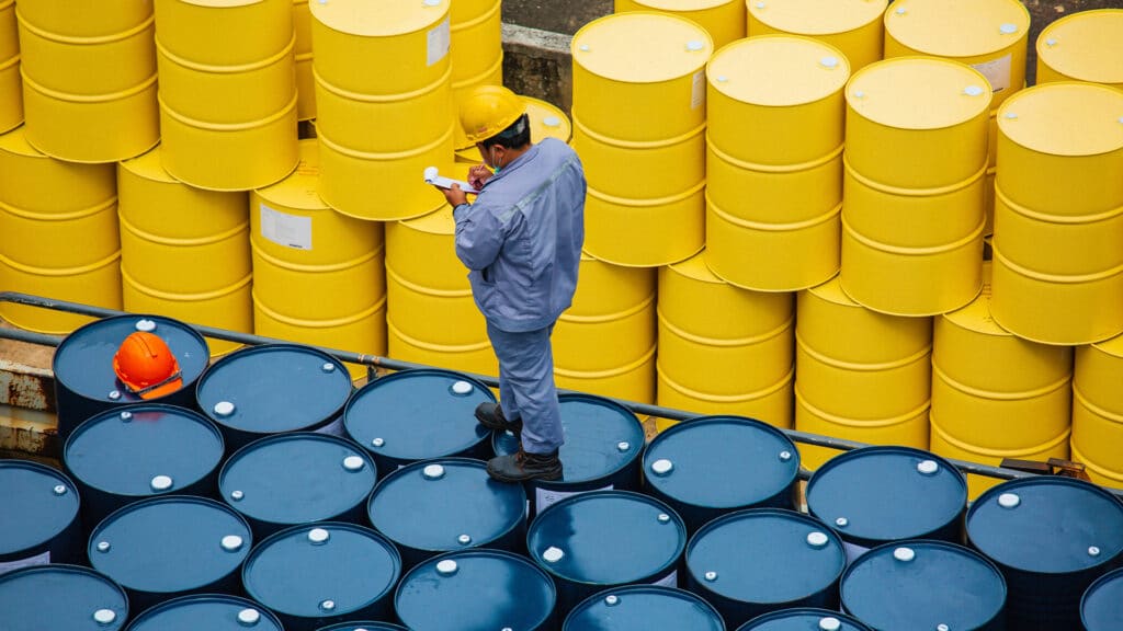 Экспорт нефти сократился на 3,3%