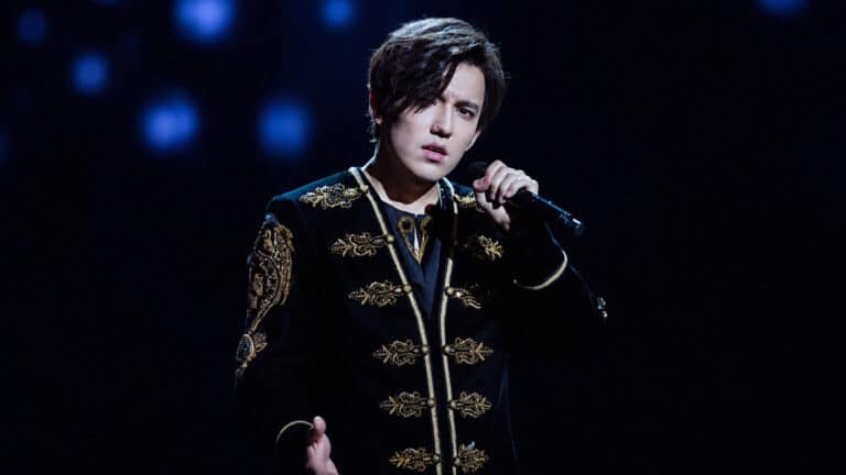 Димаш Кудайберген анонсировал новый мировой тур «DiMENSIONS»