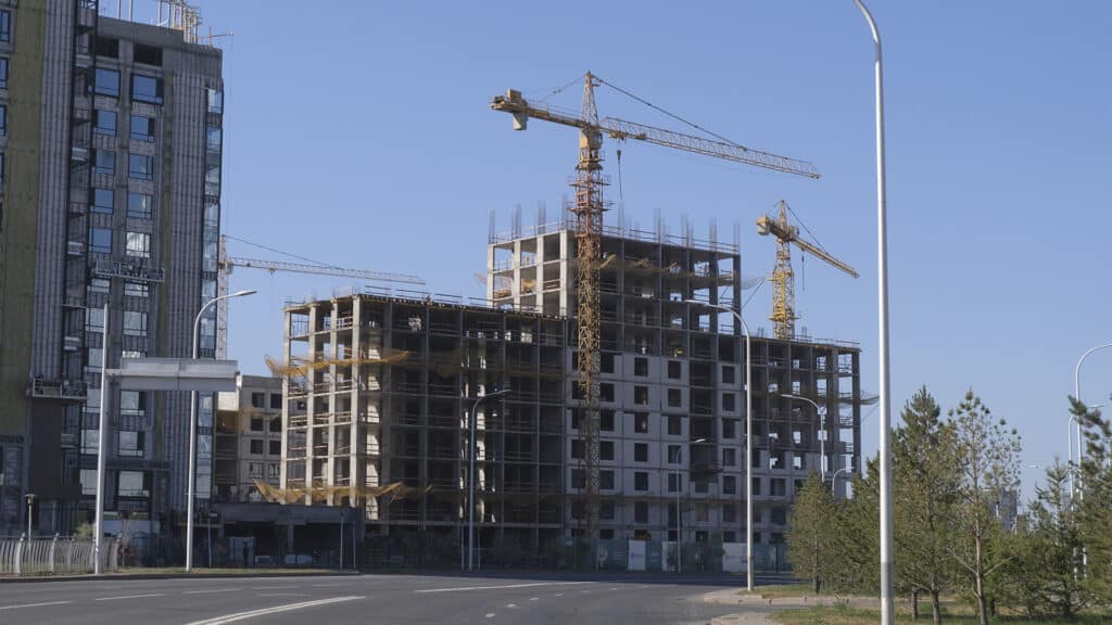 Мораторий до 2035 года: в Астане запретят строить ЖК на периферии без сетей и школ