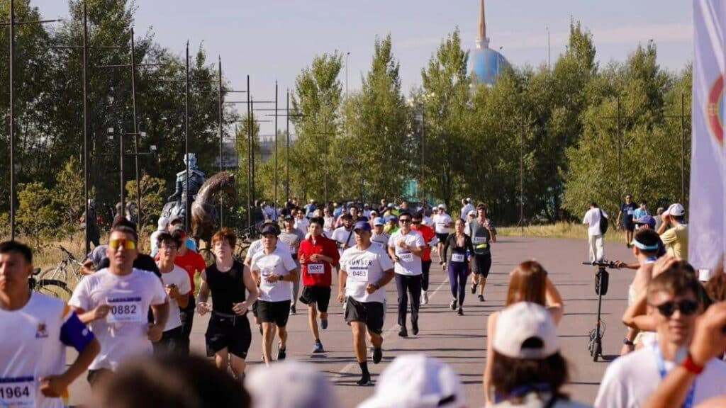 Массовый забег Almaty Run собрал в Астане свыше 2,5 тысяч участников