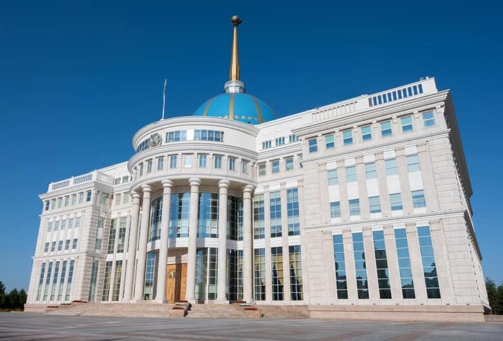 Иностранные лидеры продолжают поздравлять Токаева с первыми выборами в Курултай