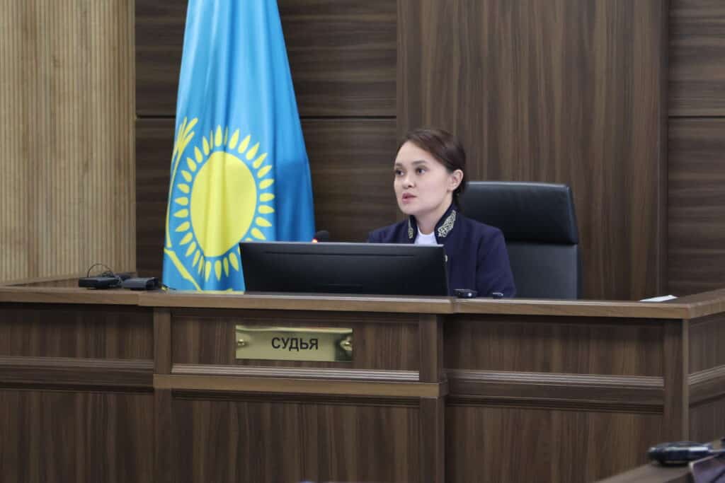 Адвокат подсудимой попросил время: суд по гибели Улданы Мырзуан отложили