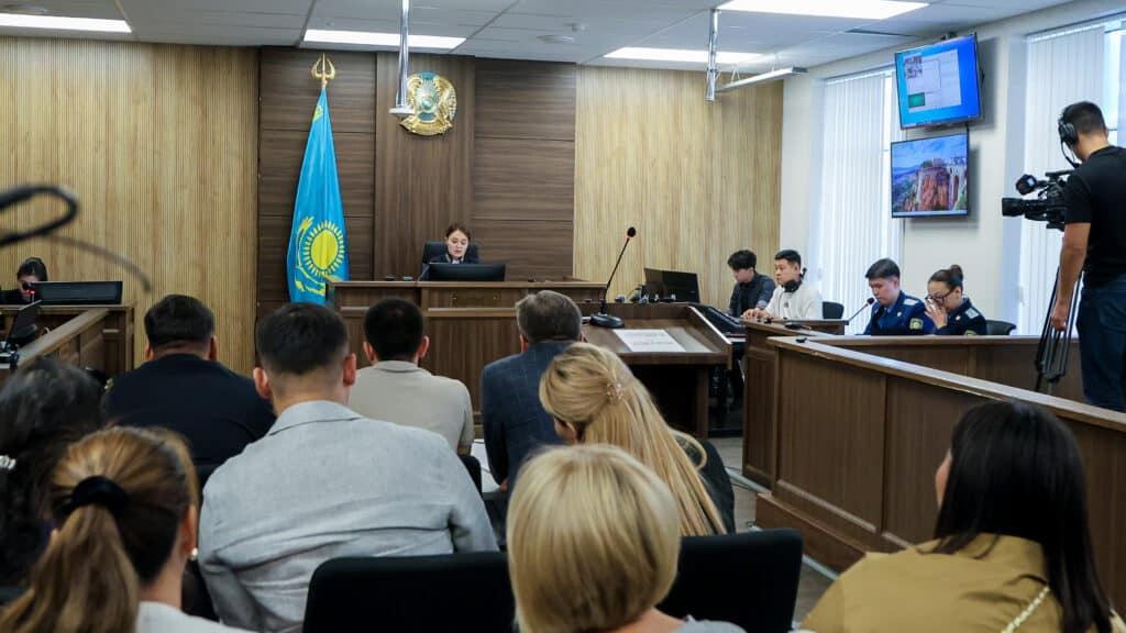 «Трещины с 2017 года»: адвокаты требуют возврата дела о гибели фельдшера в Астане
