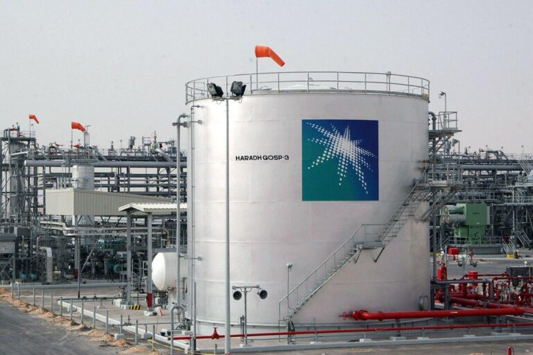 Хуситы атаковали нефтеперерабатывающий завод Aramco в Саудовской Аравии