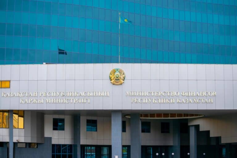 Когда Казахстан станет чистым экспортером капитала?