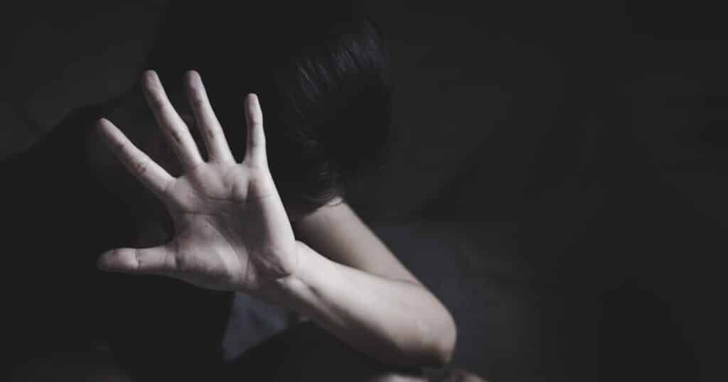 Защитить казахстанских женщин от домашнего насилия призвали в ДУМК