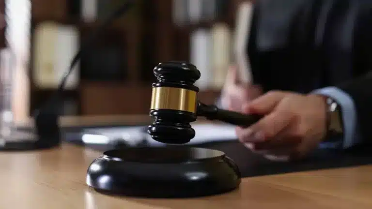 Мужчину осудили за избиение школьника в мечети Актобе