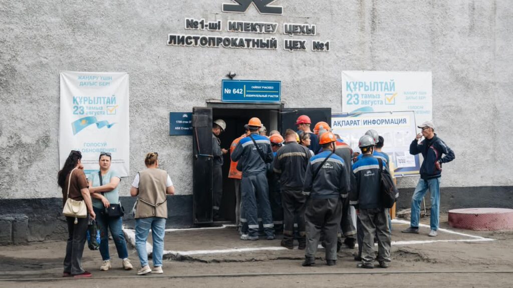 На металлургическом комбинате Qarmet начали работу избирательные участки