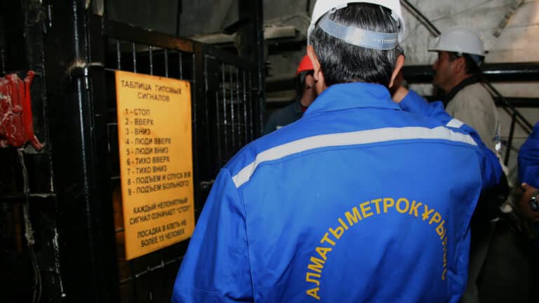 Построившая метро Алматы компания получила убыток и долги на миллиарды