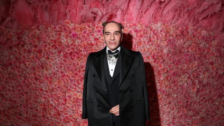 Метрополитен-музей отменил выставку Гальяно для Met Gala из-за протестов