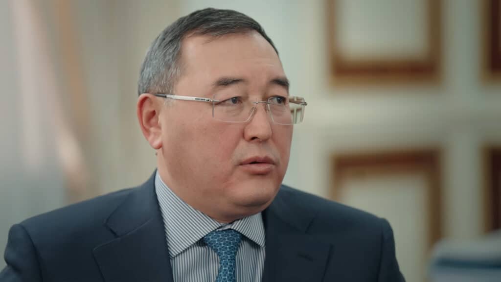 Чем казахстанцам запомнился период Султангазиева во главе Алматинской области