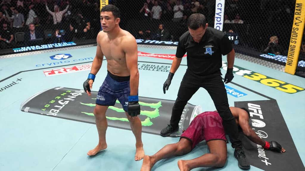 Акбар Абдуллаев нокаутировал Эднилсона Сантоса за 19 секунд на Dana White’s Contender Series и получил контракт с UFC.