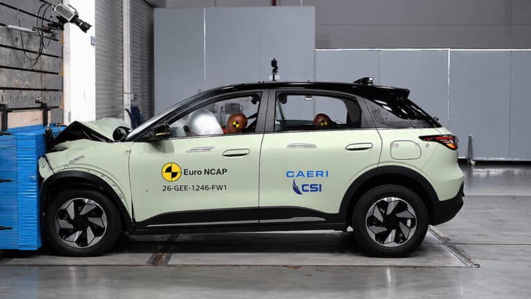 Три китайские модели получили пять звезд Euro NCAP
