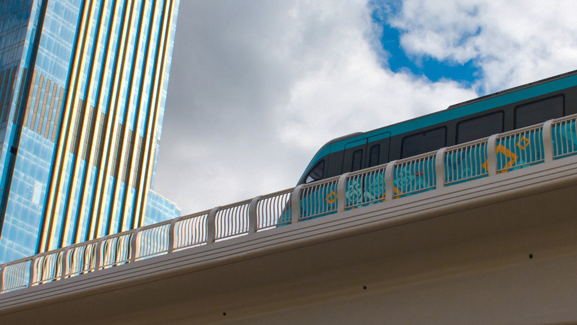 LRT перевезло 10 млн пассажиров с момента запуска