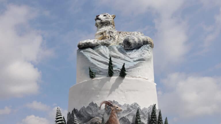 Two-meter-tall cake steals the show at World Nomad Games