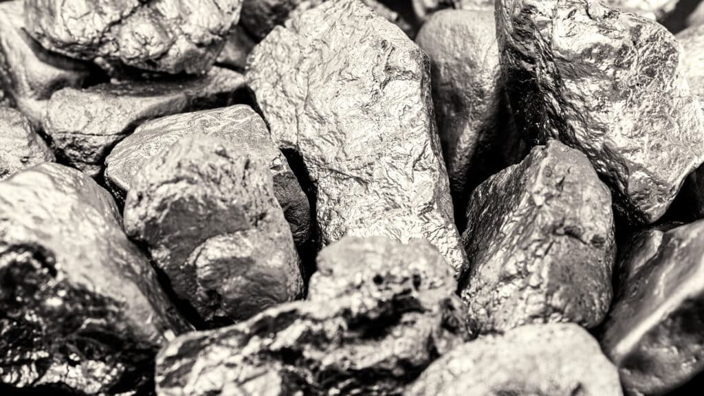 Объявившая о выкупе акций Solidcore ускорит разработку месторождения олова / shutterstock, бильд-редактор: Дастан Шанай