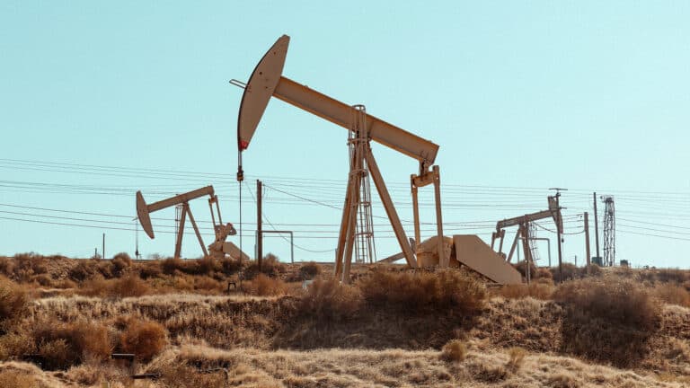 Китайцы получат миллионы долларов от нефтяных месторождений Казахстана