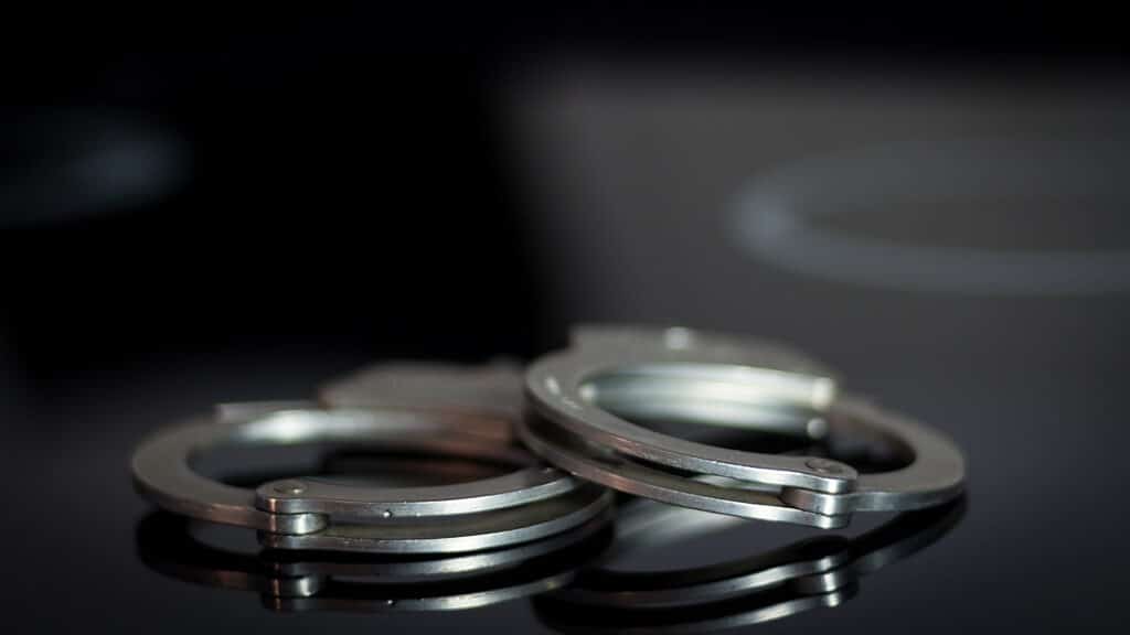 Грузия начнет выдворять казахстанцев за работу без разрешения