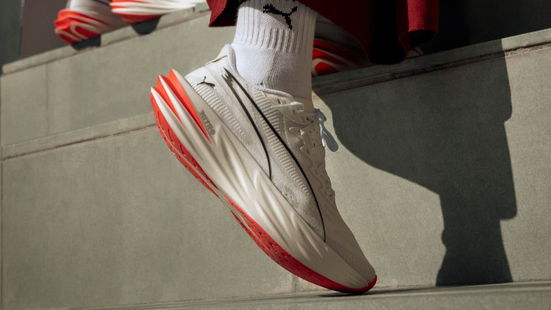 PUMA обула буддийских монахов в кроссовки для необычной рекламы