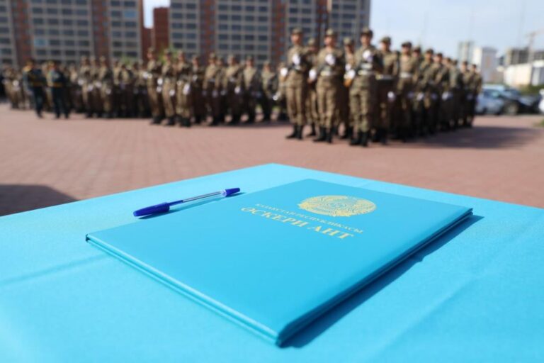 Около 23 тысяч казахстанцев призовут в армию этой осенью