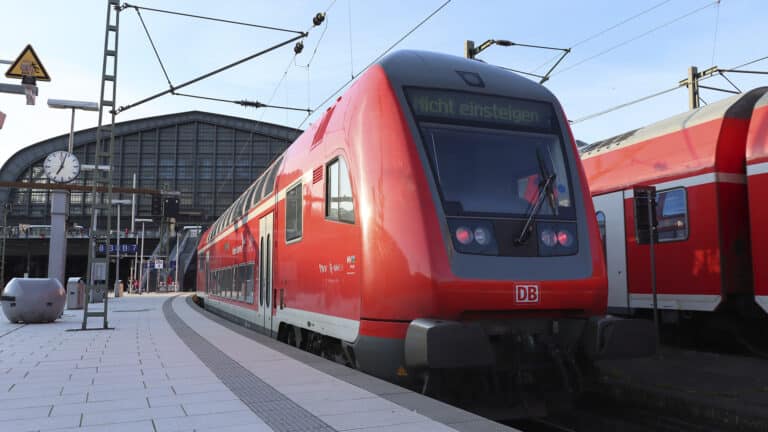 «Немецкие поезда в Казахстане»: Токаев провел переговоры с гигантом Deutsche Bahn