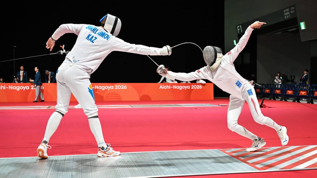 Укол шпагой от казахстанца Вадима Шарлаимова