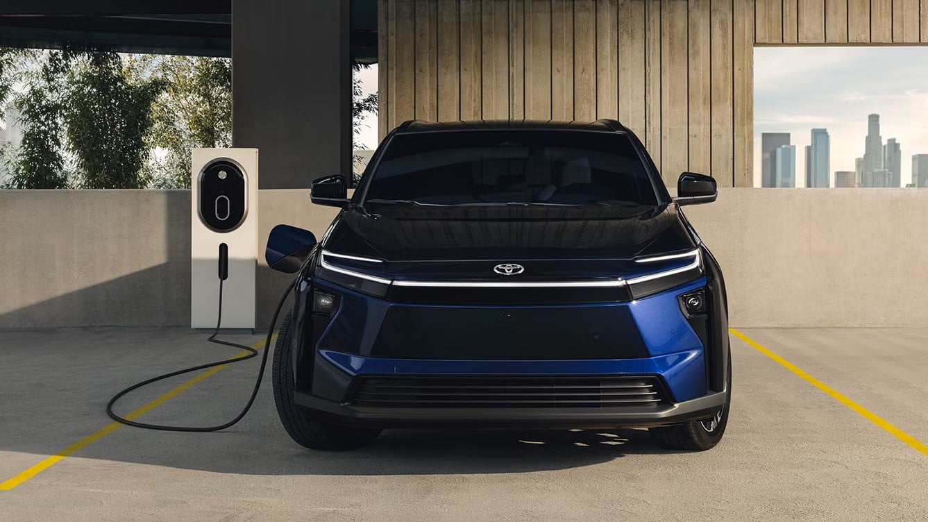 Toyota EREV, тойота гибрид, тойота электромобиль, тойота Китай, toyota электромобиль, toyota гибрид